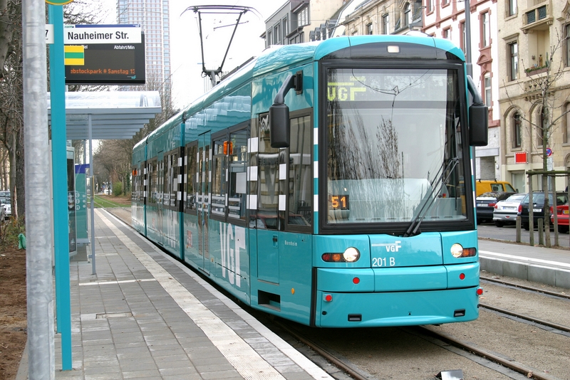 Imagine atasata: BT_2115_FrankfurtHR.jpg