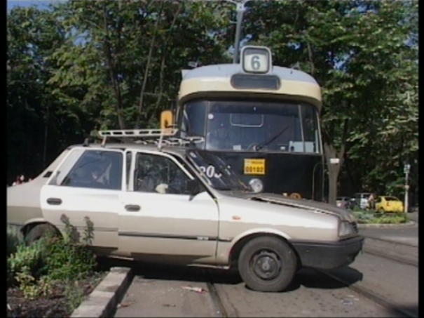 Imagine atasata: accidentmasinatramvai02_b.jpg