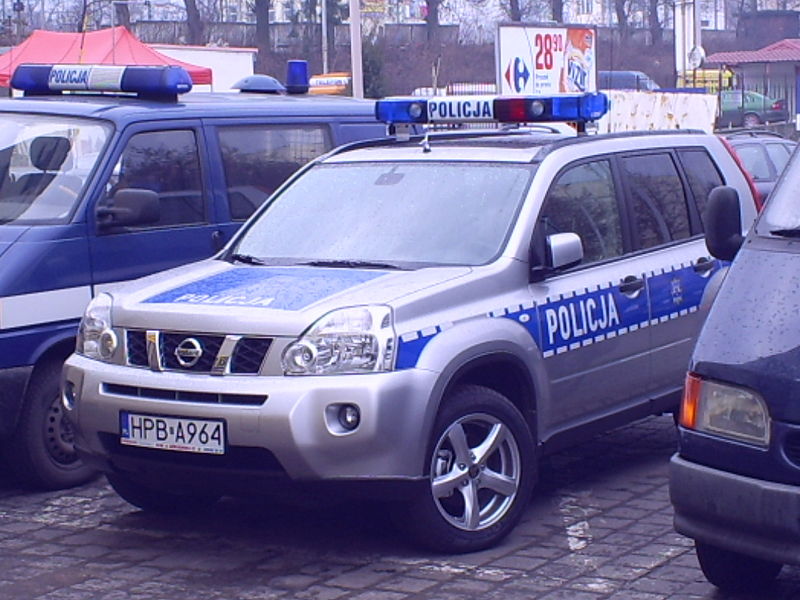 Imagine atasata: 800px_Nev_Police_Car_Poland.JPG