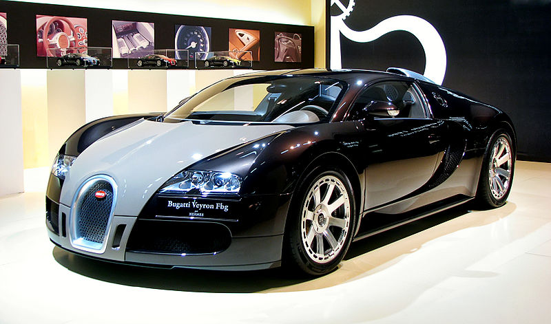 Imagine atasata: Bugatti_Veyron___BCN_motorshow_2009.JPG